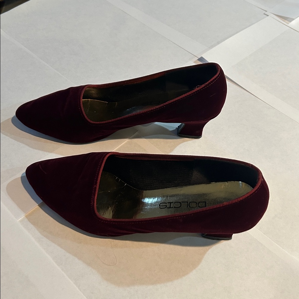 Elegant Burgundy Velvet Women's Shoes